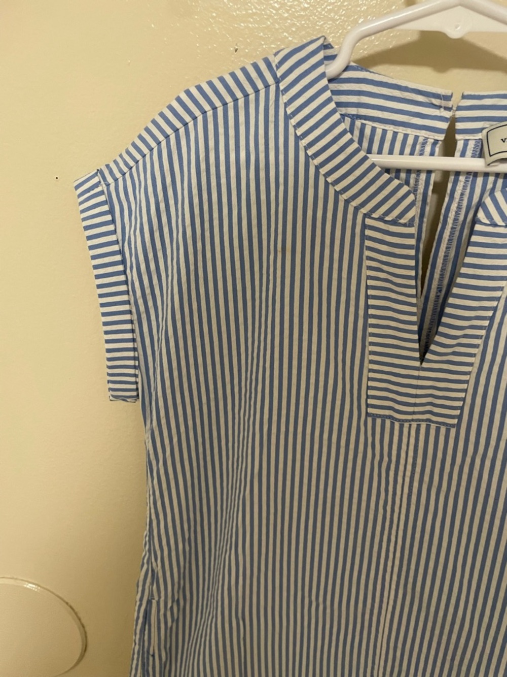 ✨Girls Vineyard Vines Performance Dress Size M - Picture 3 of 8